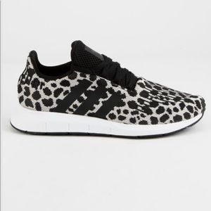 Adidas leopard swift run size 10